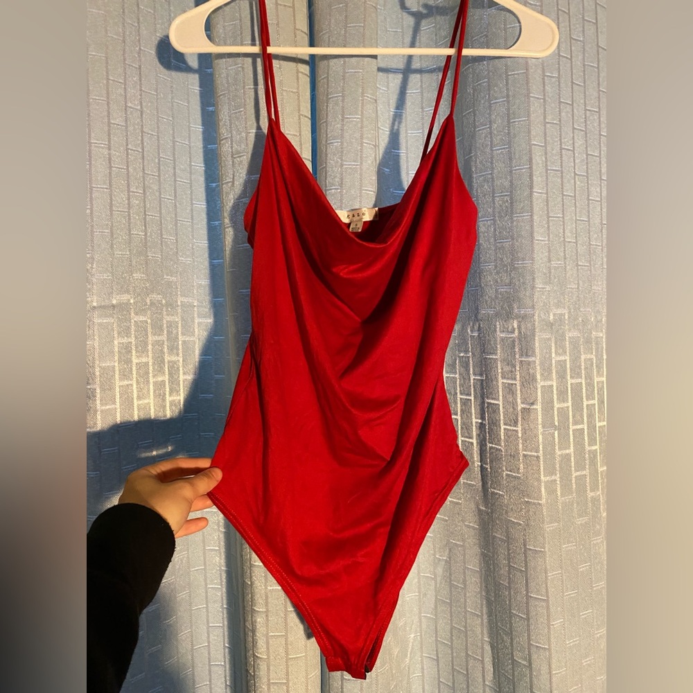 Red bodysuit, s